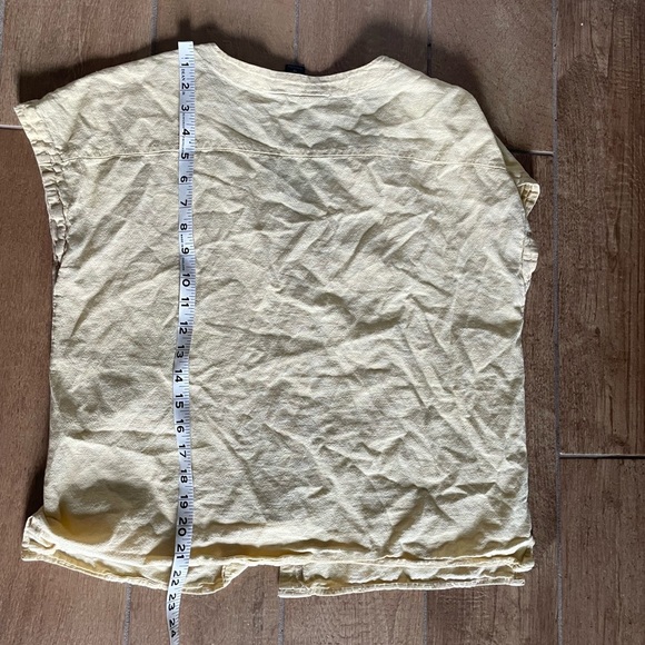 Hayes Light Yellow square button down linen blend Blouse medium - Picture 5 of 6